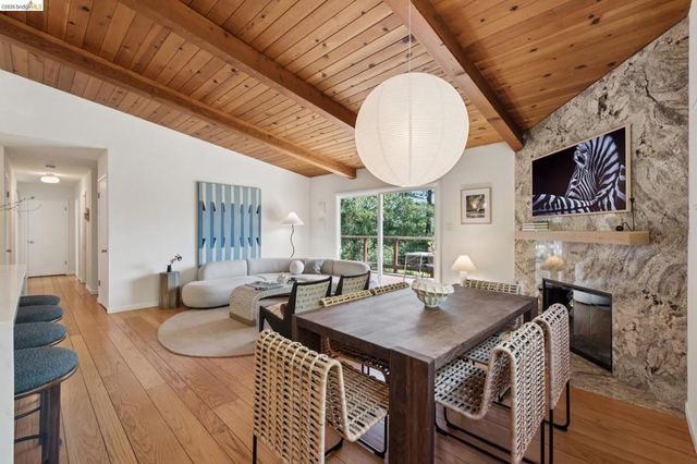 6874 Chambers Dr., Oakland, CA 94611