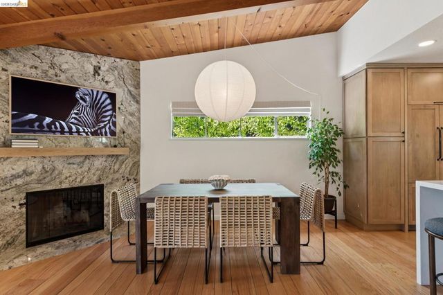 6874 Chambers Dr., Oakland, CA 94611