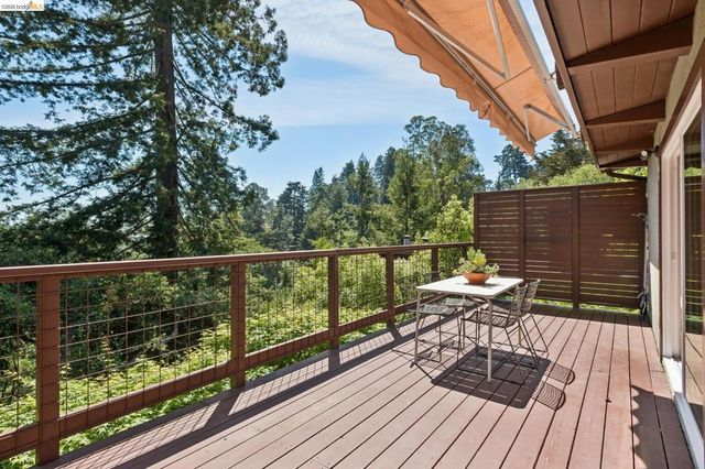 6874 Chambers Dr., Oakland, CA 94611