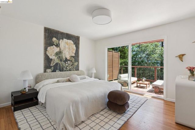 6874 Chambers Dr., Oakland, CA 94611