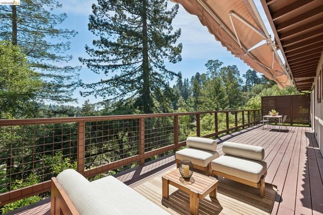 6874 Chambers Dr., Oakland, CA 94611