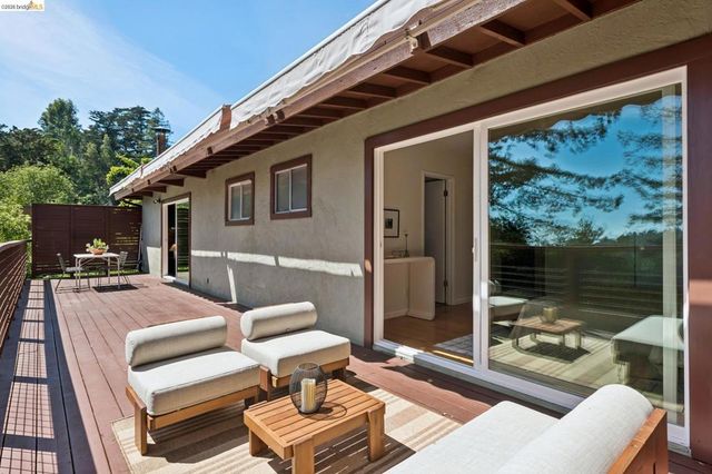 6874 Chambers Dr., Oakland, CA 94611