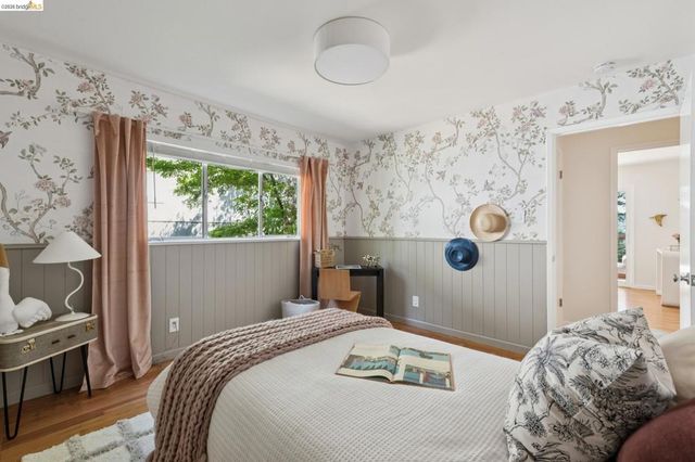 6874 Chambers Dr., Oakland, CA 94611