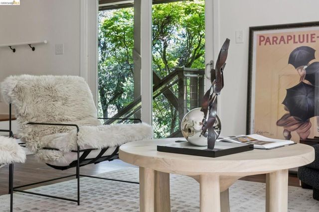 6874 Chambers Dr., Oakland, CA 94611