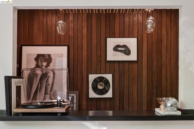 6874 Chambers Dr., Oakland, CA 94611