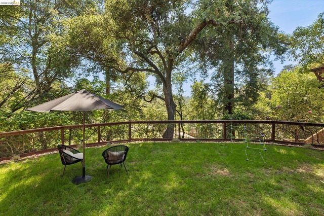 6874 Chambers Dr., Oakland, CA 94611