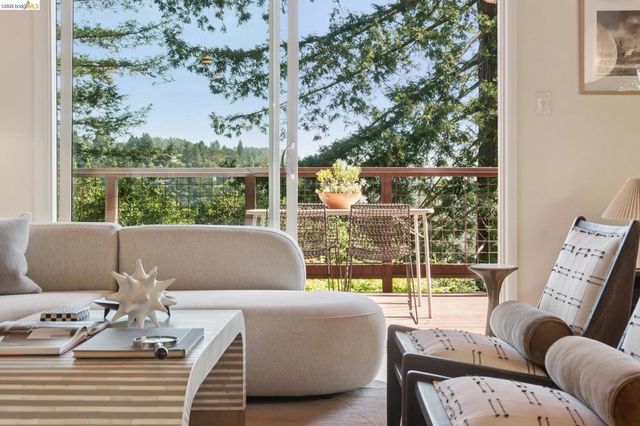 6874 Chambers Dr., Oakland, CA 94611