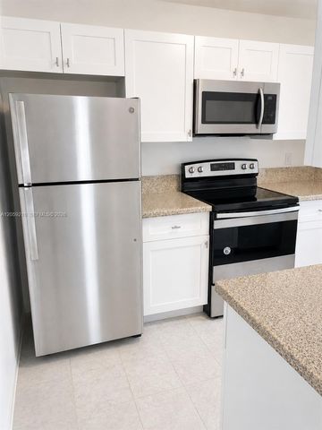 500 E country club cir 7, Plantation, FL 4053