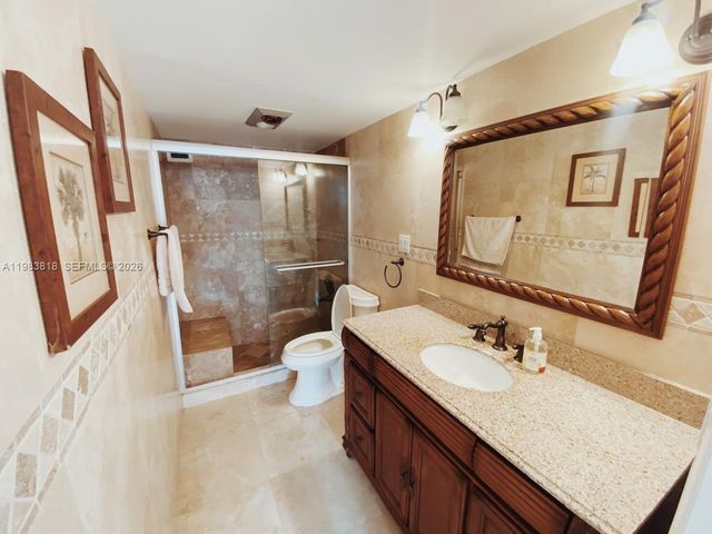 11111 Biscayne Blvd 8F, Miami, FL 33181