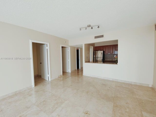 11111 Biscayne Blvd 8F, Miami, FL 33181