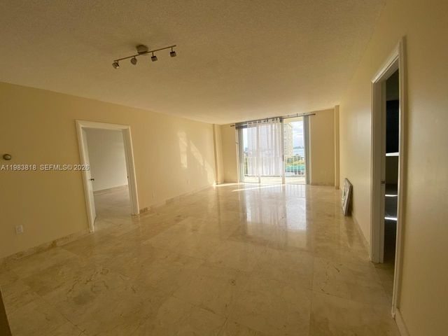 11111 Biscayne Blvd 8F, Miami, FL 33181