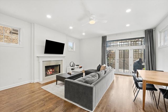 1041 N Leavitt Street 1, Chicago, IL 60622