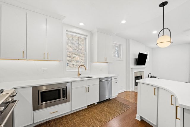 1041 N Leavitt Street 1, Chicago, IL 60622