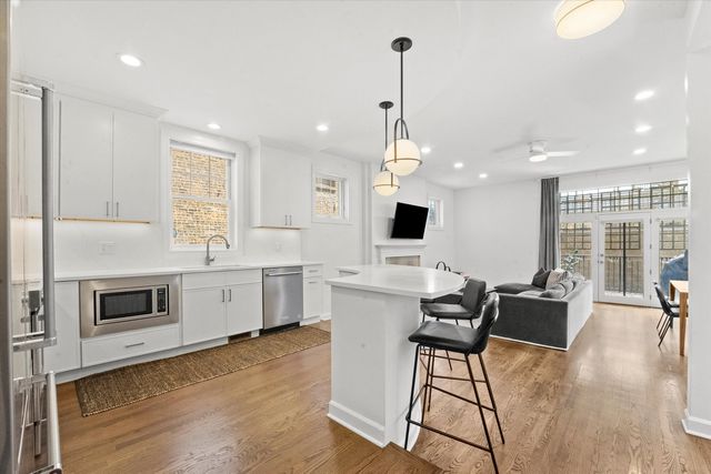 1041 N Leavitt Street 1, Chicago, IL 60622