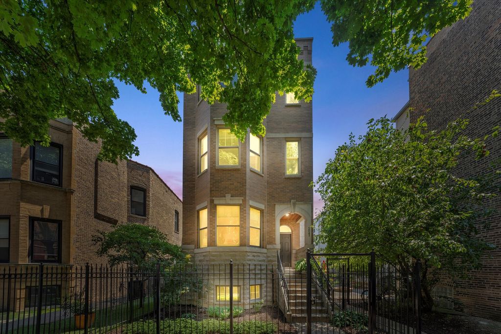 1041 N Leavitt Street 1, Chicago, IL 60622
