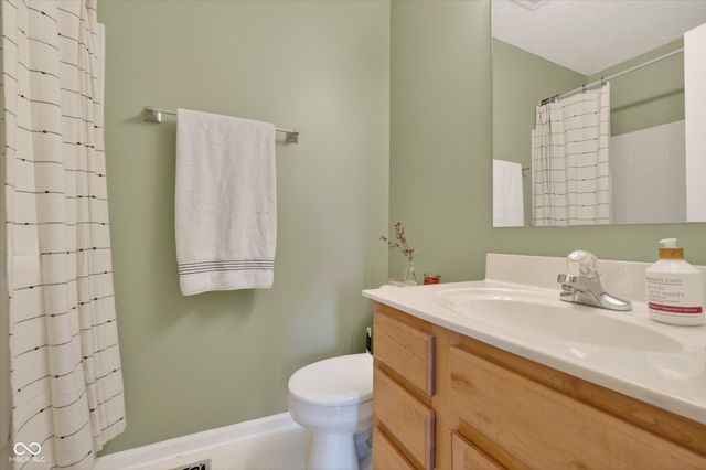 3399 Buckmoor Parkway, Greenwood, IN 46143