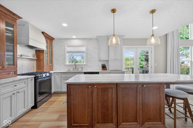 3399 Buckmoor Parkway, Greenwood, IN 46143