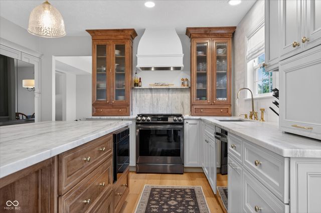 3399 Buckmoor Parkway, Greenwood, IN 46143
