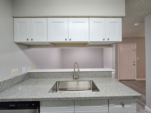 5507 Roanwood, San Antonio, TX 78244