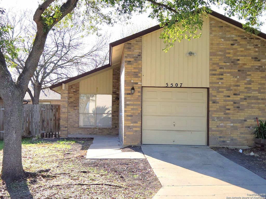 5507 Roanwood, San Antonio, TX 78244