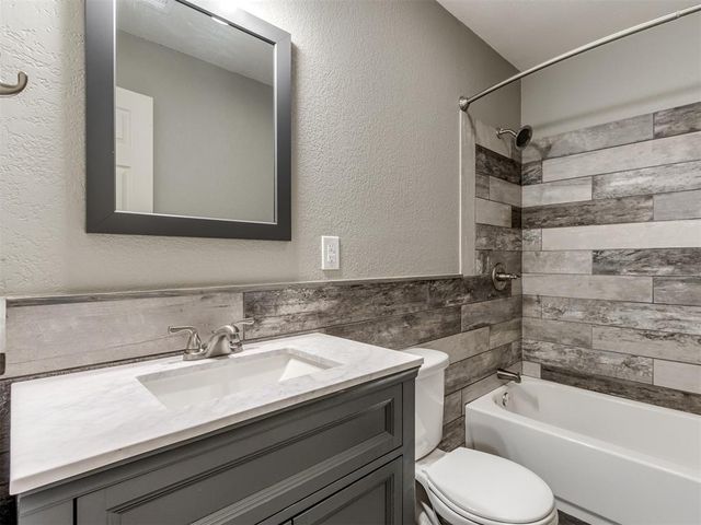 517 E Kerr Drive, Midwest City, OK 73110