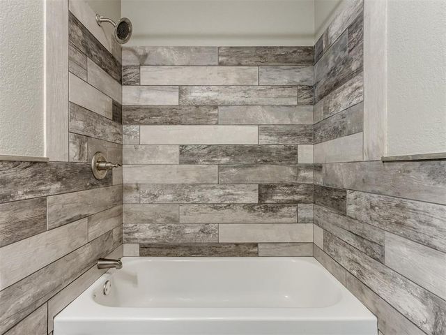 517 E Kerr Drive, Midwest City, OK 73110