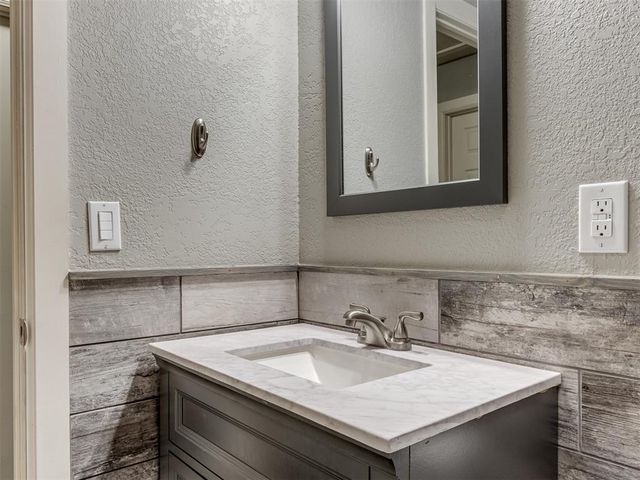 517 E Kerr Drive, Midwest City, OK 73110