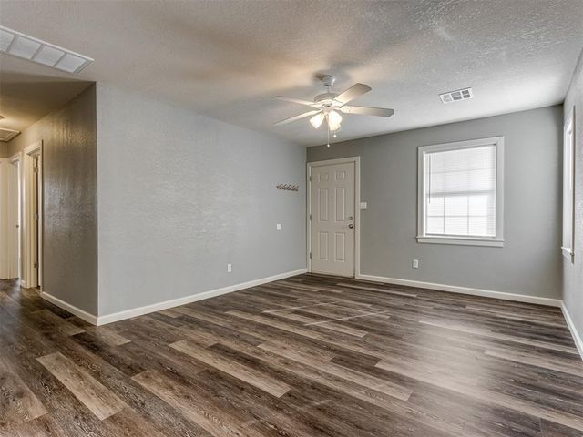 517 E Kerr Drive, Midwest City, OK 73110