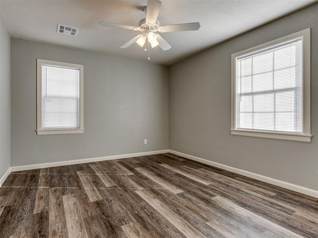 517 E Kerr Drive, Midwest City, OK 73110