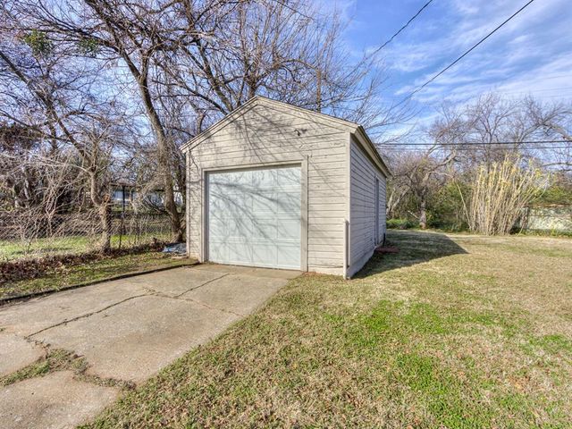 517 E Kerr Drive, Midwest City, OK 73110