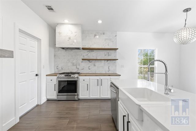 1116 Lott Ave 1, Austin, TX 78721