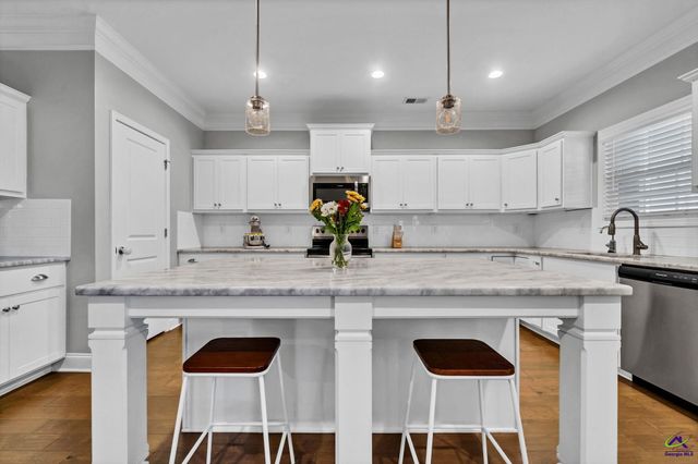 438 Newport Avenue, Kathleen, GA 31047