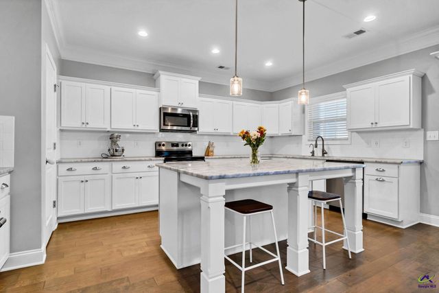 438 Newport Avenue, Kathleen, GA 31047