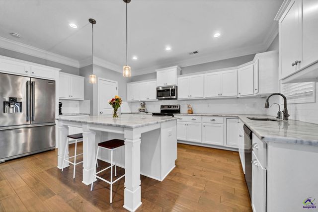 438 Newport Avenue, Kathleen, GA 31047