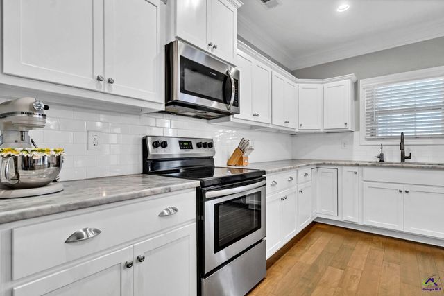 438 Newport Avenue, Kathleen, GA 31047