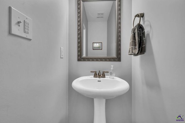 438 Newport Avenue, Kathleen, GA 31047