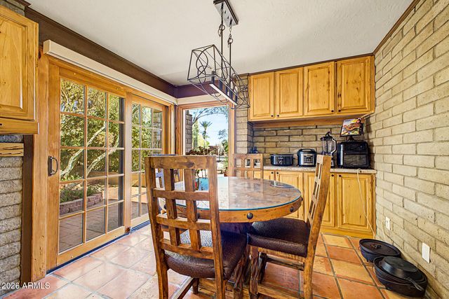 6510 E Dixileta Drive, Cave Creek, AZ 85331
