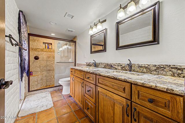 6510 E Dixileta Drive, Cave Creek, AZ 85331