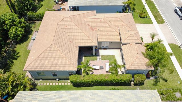 10122 Oak Meadow Lane, Lake Worth, FL 33449