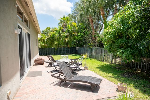 10122 Oak Meadow Lane, Lake Worth, FL 33449