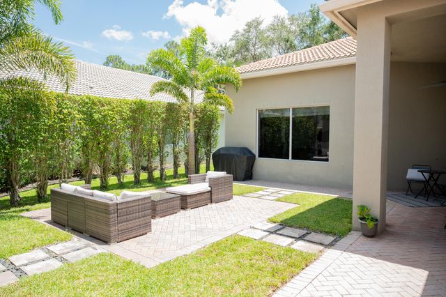10122 Oak Meadow Lane, Lake Worth, FL 33449