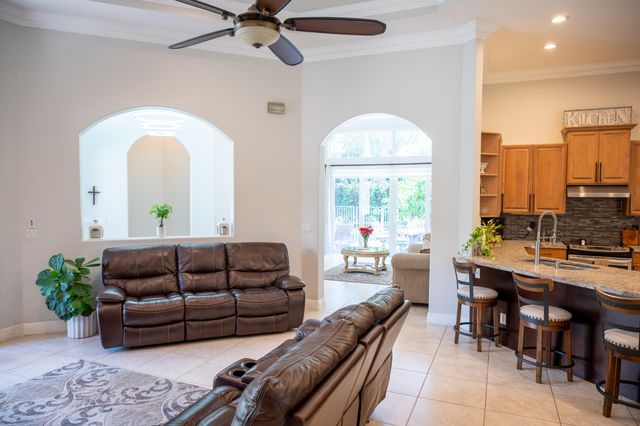 10122 Oak Meadow Lane, Lake Worth, FL 33449