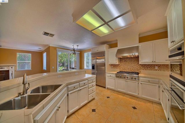 6472 Owl Way, Livermore, CA 94551