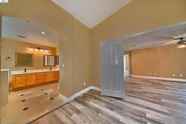 6472 Owl Way, Livermore, CA 94551