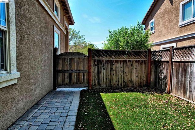 6472 Owl Way, Livermore, CA 94551