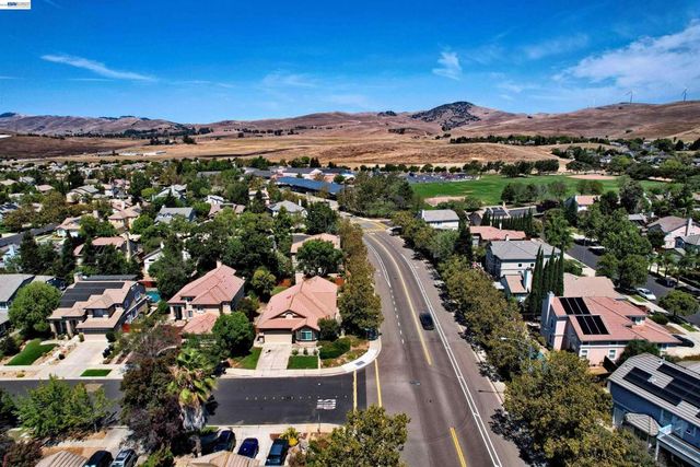 6472 Owl Way, Livermore, CA 94551