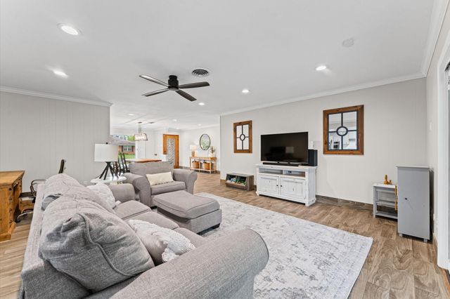 1167 Chamboard Lane, Houston, TX 77018