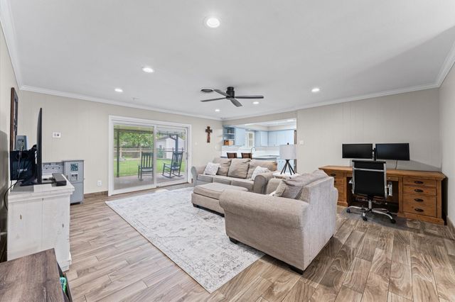 1167 Chamboard Lane, Houston, TX 77018