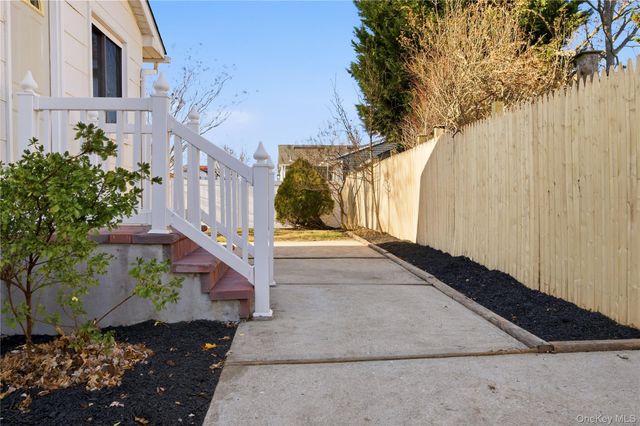 26 Wilshire Drive, North Babylon, NY 11703