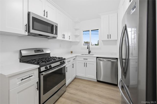 26 Wilshire Drive, North Babylon, NY 11703